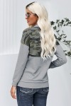 Pull gris avec camouflage