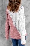Suéter de cuello alto rosa con hombros descubiertos
