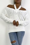 Very soft white jumper with bare shoulders and openwork pointelle details.