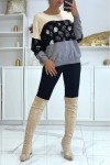 Fluid tricolor beige sweater with sequin pattern