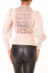 Short, soft and warm taupe jumper with puffed sleeves and lace in the back.