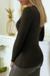 Brown cardigan in very stretchy and very soft knit.
