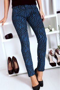 Pantalon Jeans bleu extensible avec poche et motif noir