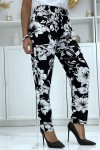 Fluid navy pants with floral pattern