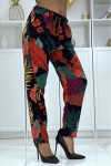 Pantalon fluide noir/rouge à motif floral