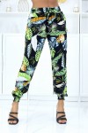 Fluid anise green feathered trousers with elastic waist and ankles