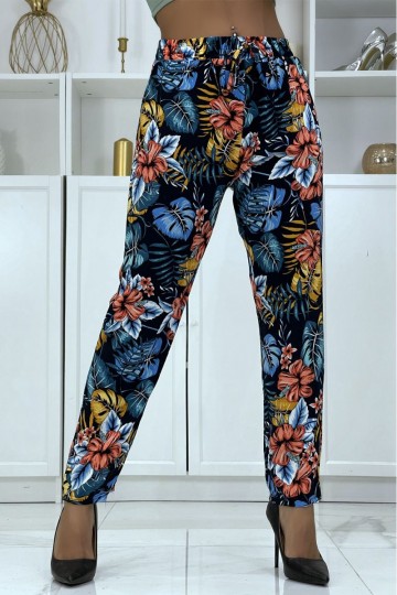 Fluid navy pants with floral pattern