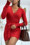 Long gilet rouge pour femme en maille tricot très doux et extensible.
