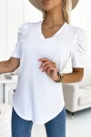 Camiseta blanca con cuello en V y mangas abullonadas