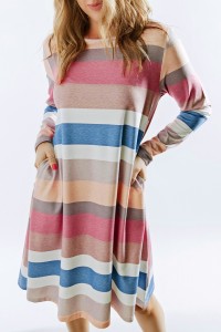 Mini vestido de manga larga con rayas arcoíris