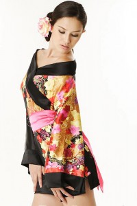 Bata kimono de raso con estampado floral