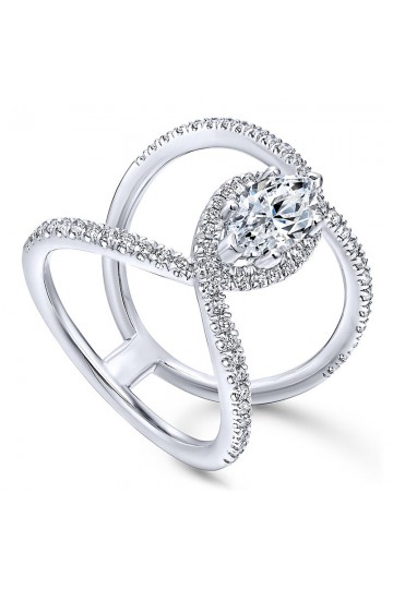 Luxury silver oval cross ring