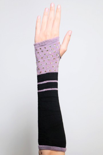Pair of mittens long, in different colors