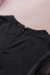 Camiseta negra con encaje